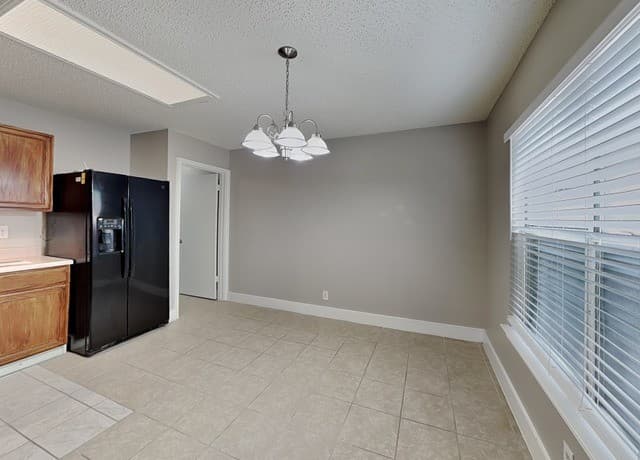 3-bedroom rental at 8338 Morning in Converse, TX — photo 5
