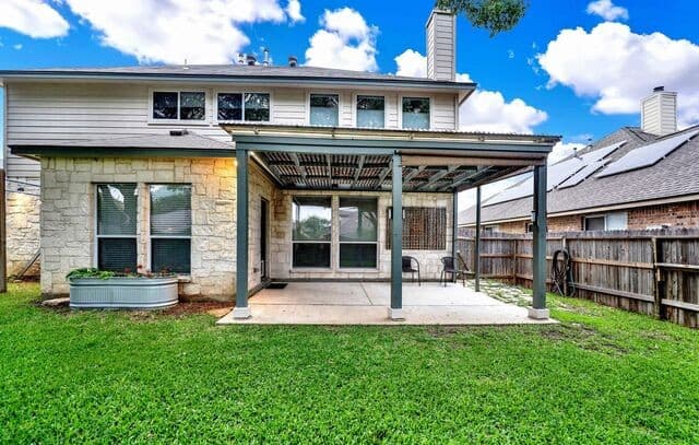 4-bedroom rental at 9223 Tay Dr in Helotes, TX — photo 3