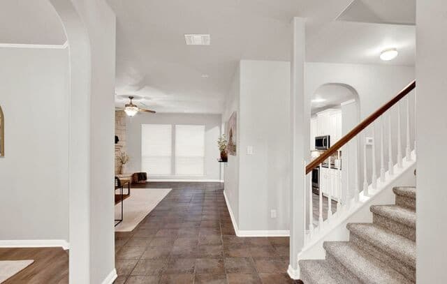 4-bedroom rental at 9223 Tay Dr in Helotes, TX — photo 5