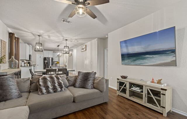 3-bedroom rental at 6615 Freedom Rnch in San Antonio, TX — photo 3