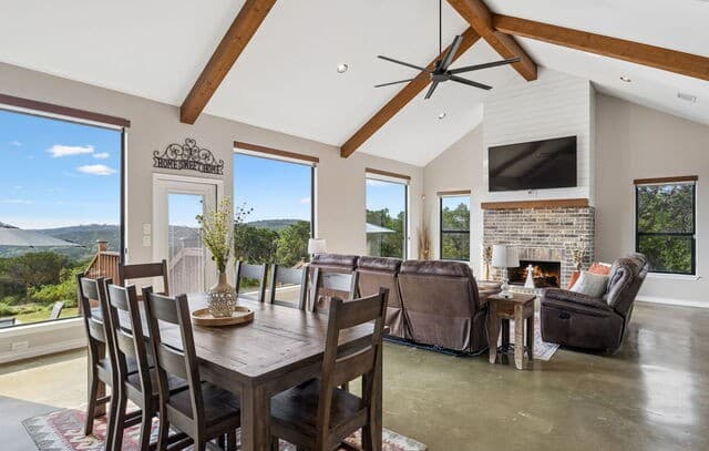 3-bedroom rental at 622 County Road 2753 in Mico, TX — photo 1