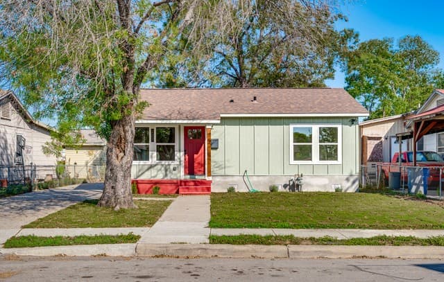 3-bedroom rental at 227 Burke Ave in San Antonio, TX — photo 1