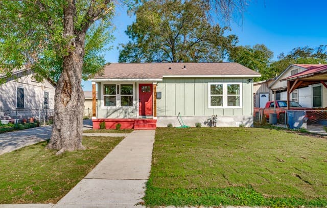 3-bedroom rental at 227 Burke Ave in San Antonio, TX — photo 4