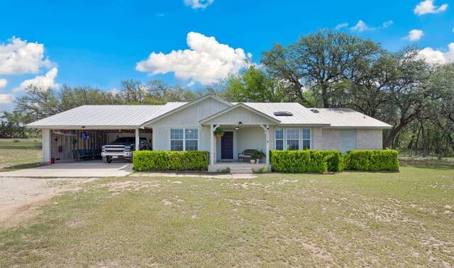 3-bedroom rental at 133 Wagon Cir in Bandera, TX — photo 1