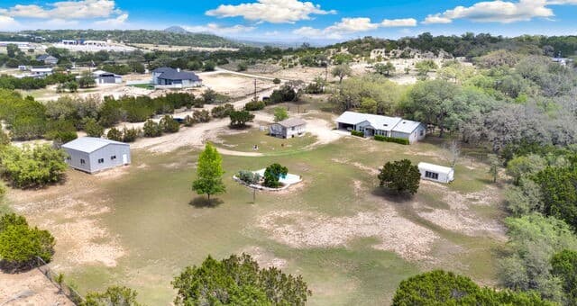 3-bedroom rental at 133 Wagon Cir in Bandera, TX — photo 2