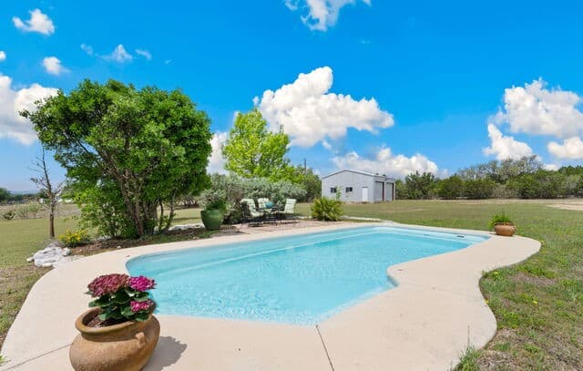 3-bedroom rental at 133 Wagon Cir in Bandera, TX — photo 3