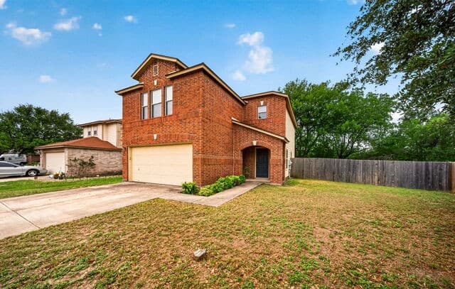 3-bedroom rental at 7447 Saddle Bend Dr in San Antonio, TX — photo 2