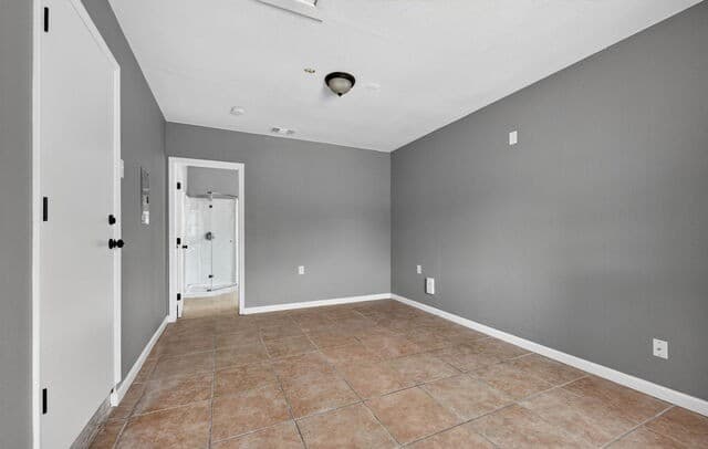 3-bedroom rental at 6411 Royalty Pt in Leon Valley, TX — photo 3