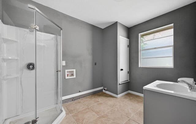 3-bedroom rental at 6411 Royalty Pt in Leon Valley, TX — photo 4