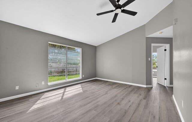 3-bedroom rental at 6411 Royalty Pt in Leon Valley, TX — photo 5