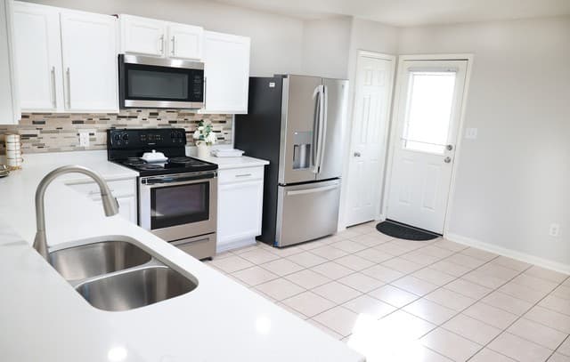 3-bedroom rental at 10926 Acorn Cyn in San Antonio, TX — photo 5
