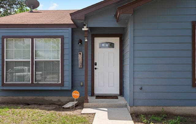 3-bedroom rental at 528 W Gerald in San Antonio, TX — photo 1