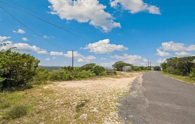 rental at 519 County Road 270 in Mico, TX — photo 3