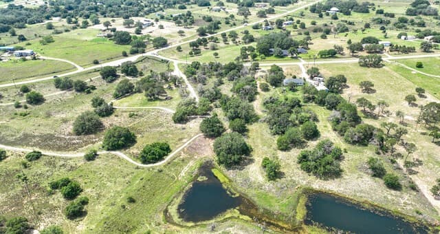 rental at 108 Misty Bend in Floresville, TX — photo 1