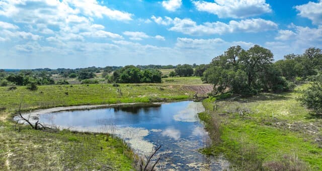 rental at 108 Misty Bend in Floresville, TX — photo 2