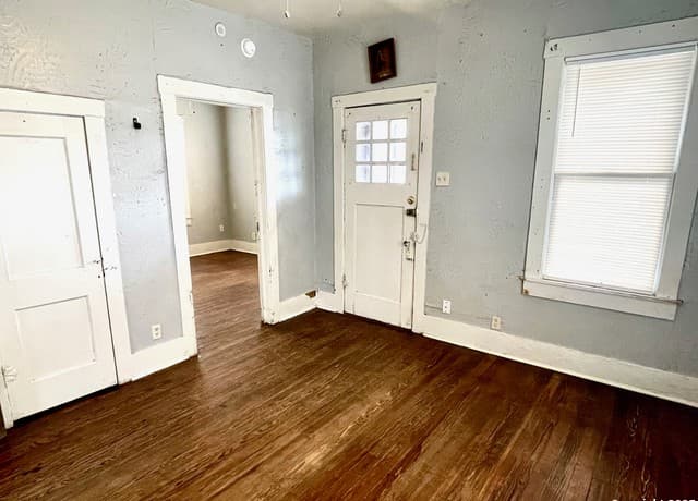 rental at 4810 John Victor in San Antonio, TX — photo 2