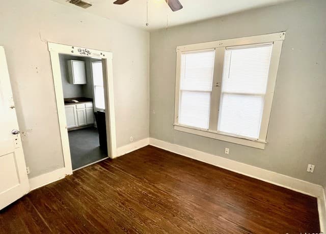 rental at 4810 John Victor in San Antonio, TX — photo 4