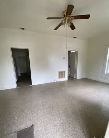 rental at 1221 Center in San Antonio, TX — photo 4