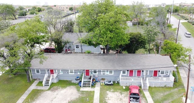 rental at 1529 N Walters in San Antonio, TX — photo 2