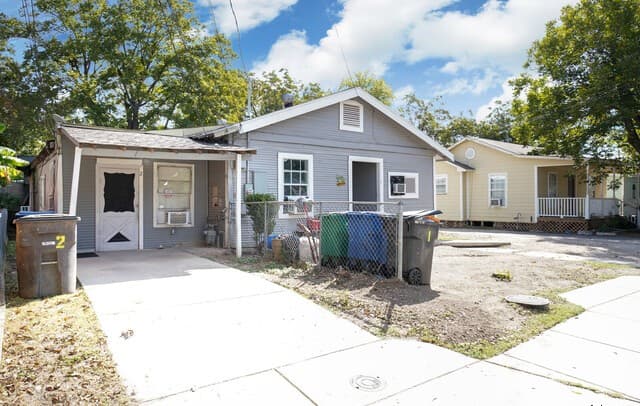 rental at 148 Gifford St in San Antonio, TX — photo 2