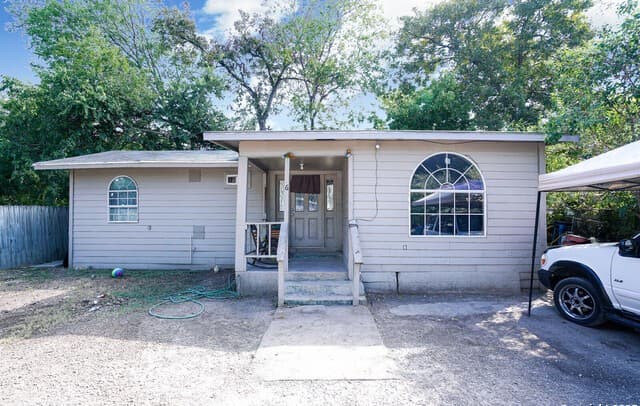 rental at 148 Gifford St in San Antonio, TX — photo 5