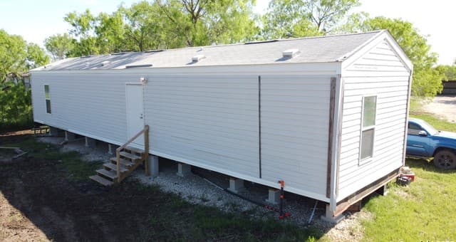 rental at 18234 Benton City Rd in Von Ormy, TX — photo 5