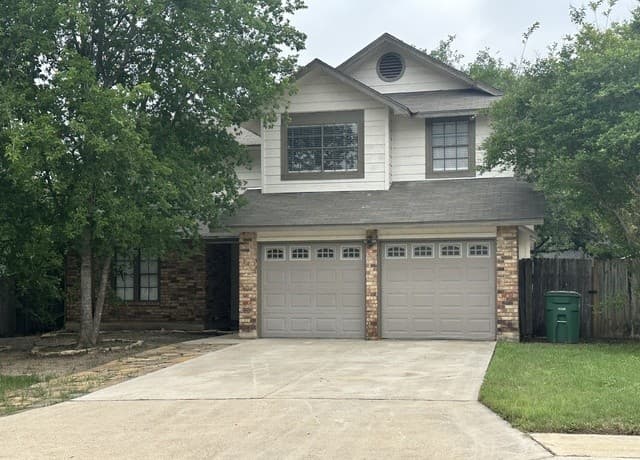 4-bedroom rental at 5635 Timber Star in San Antonio, TX — photo 2