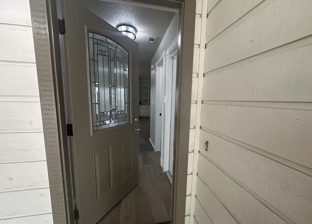 4-bedroom rental at 5635 Timber Star in San Antonio, TX — photo 4