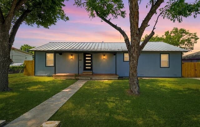 4-bedroom rental at 1126 W Lullwood in San Antonio, TX — photo 1