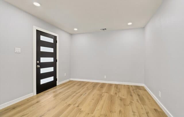 4-bedroom rental at 1126 W Lullwood in San Antonio, TX — photo 3