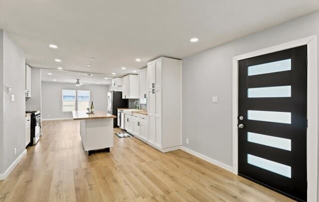 4-bedroom rental at 1126 W Lullwood in San Antonio, TX — photo 5