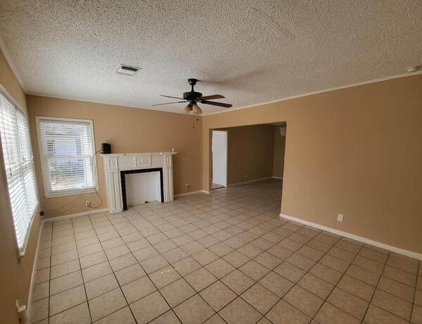 rental at 2443 W Huisache Ave in San Antonio, TX — photo 1
