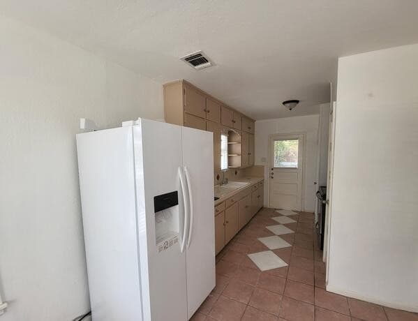 rental at 2443 W Huisache Ave in San Antonio, TX — photo 4