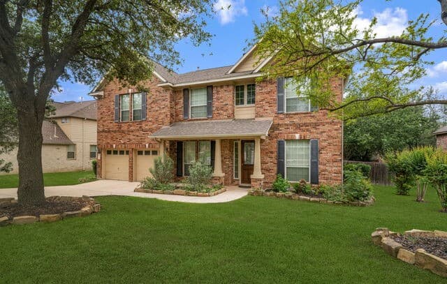 5-bedroom rental at 35 Gemsbuck Rise in San Antonio, TX — photo 1