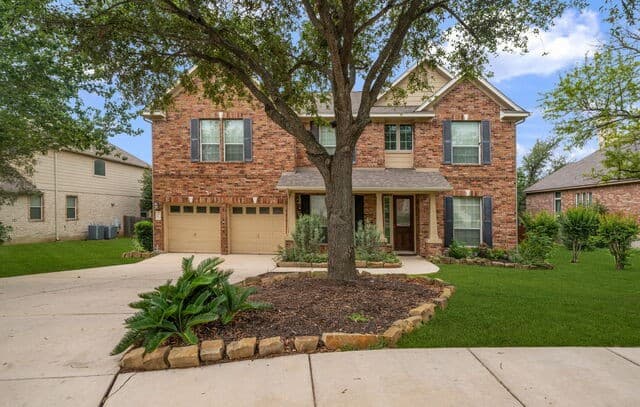5-bedroom rental at 35 Gemsbuck Rise in San Antonio, TX — photo 2
