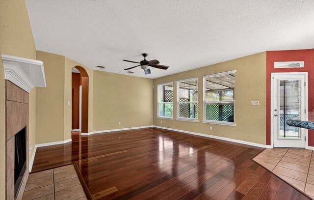 5-bedroom rental at 35 Gemsbuck Rise in San Antonio, TX — photo 4