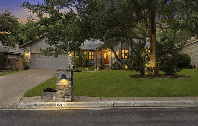 3-bedroom rental at 16907 Hidden Timber Wood in San Antonio, TX — photo 1