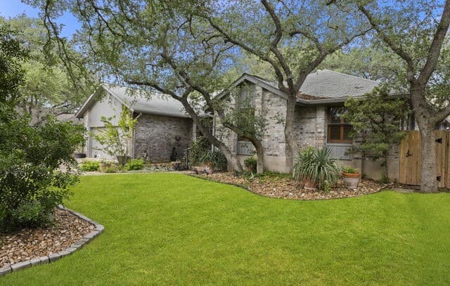 3-bedroom rental at 16907 Hidden Timber Wood in San Antonio, TX — photo 5