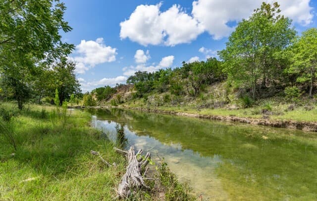 rental at 5013 N Little Creek Road in Utopia, TX — photo 5