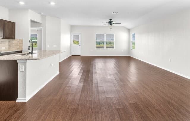 3-bedroom rental at 910 Hagen Way in San Antonio, TX — photo 5
