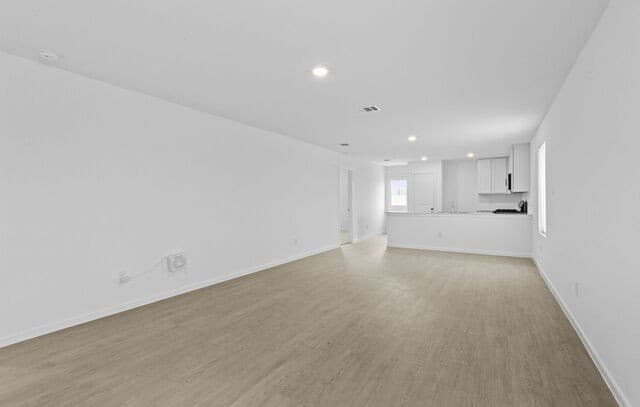 3-bedroom rental at 13051 Lake Fryer in San Antonio, TX — photo 4