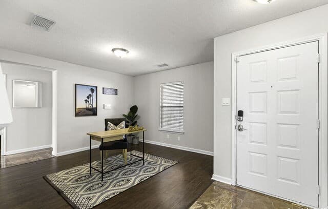 3-bedroom rental at 13567 Hickory Legend in San Antonio, TX — photo 4