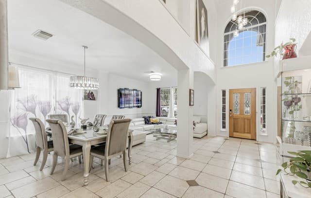4-bedroom rental at 418 Mesa Hill in San Antonio, TX — photo 1