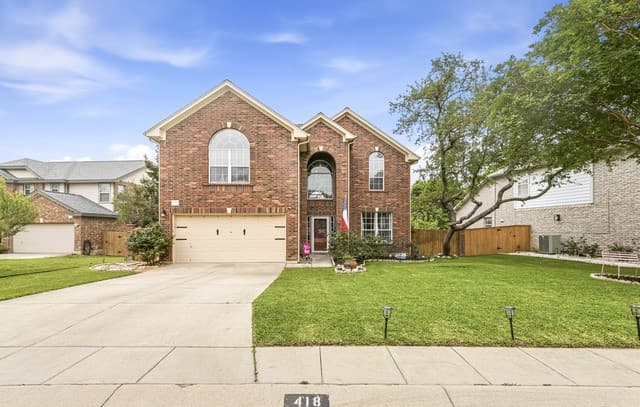 4-bedroom rental at 418 Mesa Hill in San Antonio, TX — photo 2