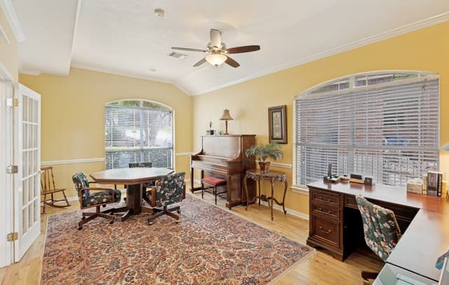 4-bedroom rental at 722 Mesa Rdg in San Antonio, TX — photo 4