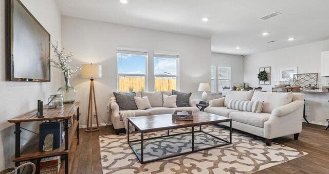4-bedroom rental at 5229 Totem Bluff in San Antonio, TX — photo 4