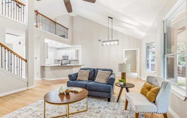 5-bedroom rental at 1921 Walter Raleigh in Windcrest, TX — photo 1