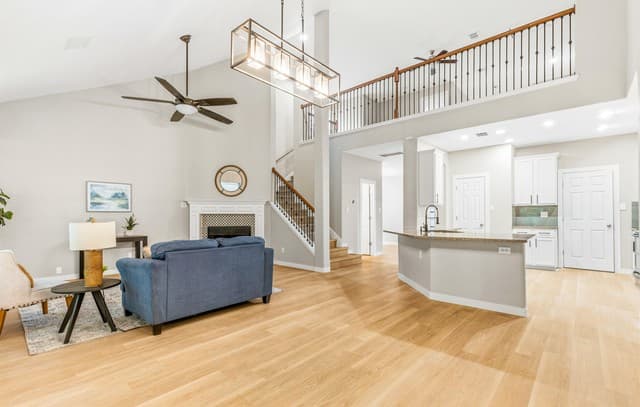5-bedroom rental at 1921 Walter Raleigh in Windcrest, TX — photo 4
