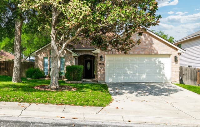 3-bedroom rental at 2804 Berry Trce in Schertz, TX — photo 1