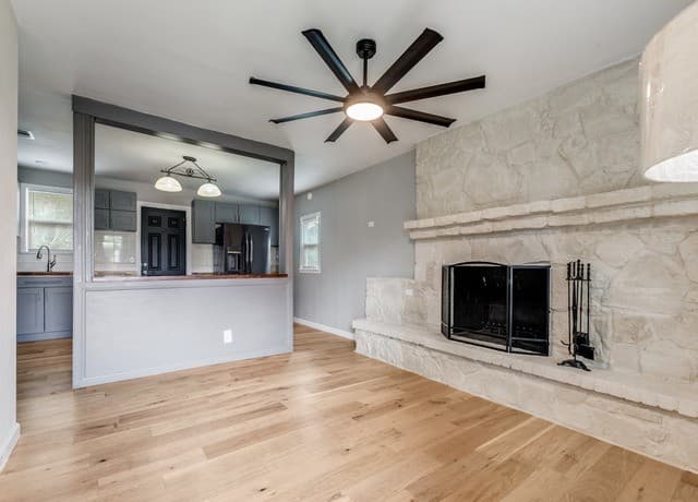 3-bedroom rental at 9203 Brink Ln in San Antonio, TX — photo 5